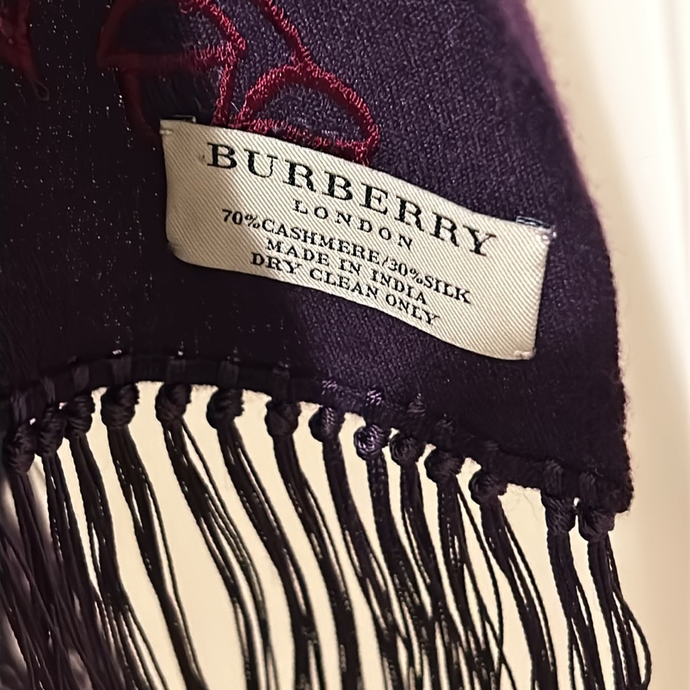 Burberry purple cashmere and silk embroidered and beaded fringe scarf - Picture 4 of 10